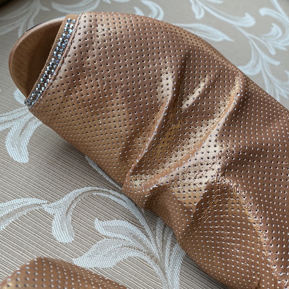 🌸 GONE…DONATED - Picture 7 of 11